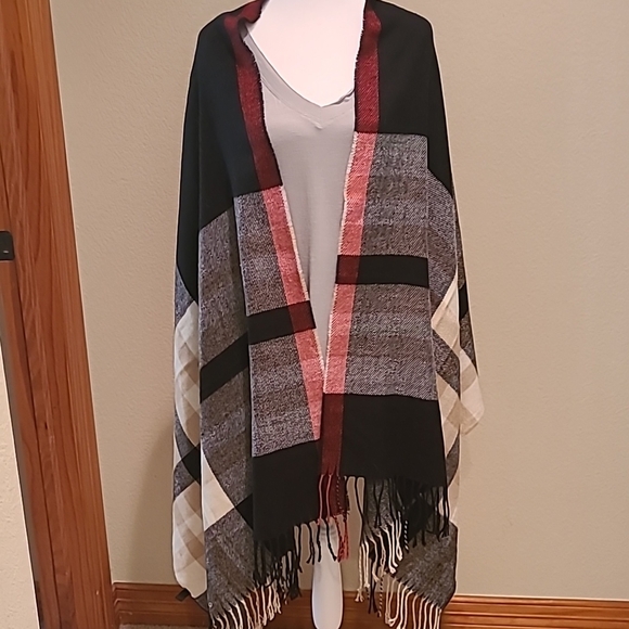 Accessories - Stylish Plaid Wrap